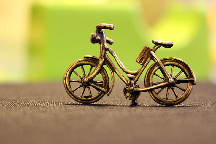 brown bike scale model