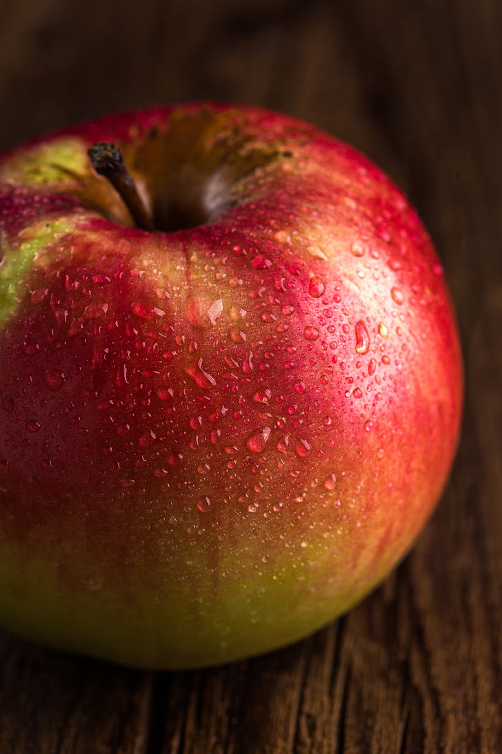 selective focus photography of apple