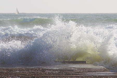 bursting sea waves