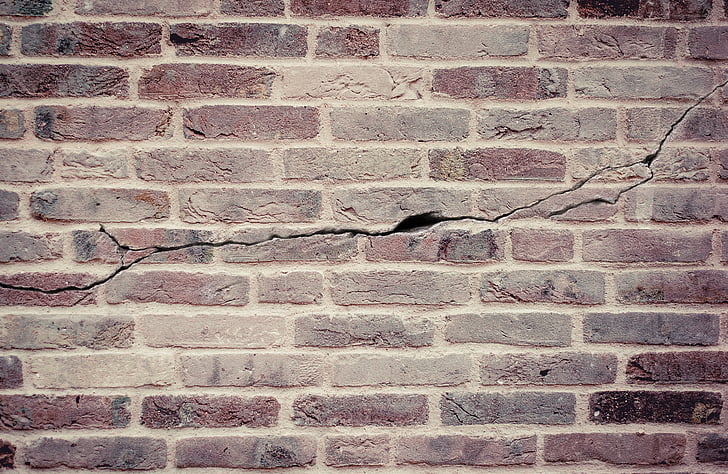 brown brick wall photo
