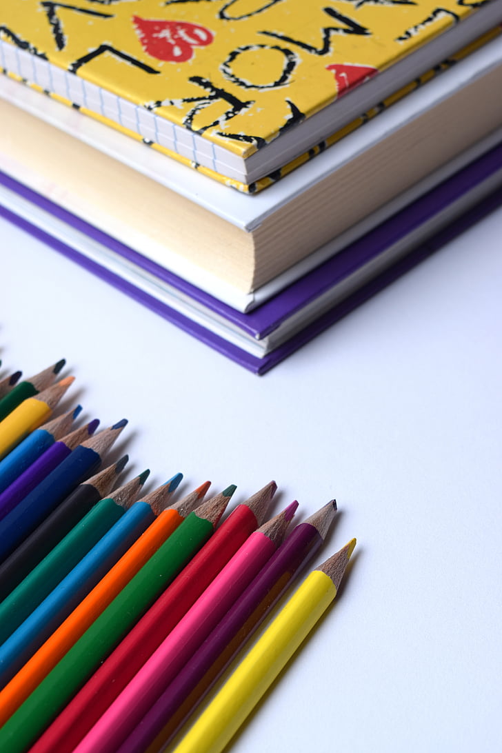 https://i2.pickpik.com/photos/141/574/439/back-to-school-pencils-rainbow-art-preview.jpg