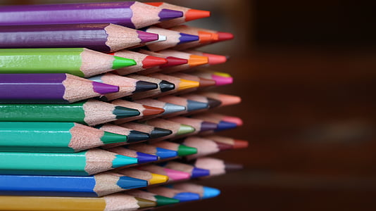 shallow focus photography of color pencils