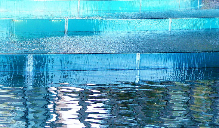 closeup photo of pool