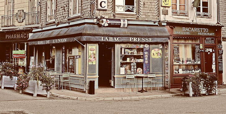 landscape photography of Tabac Presse boutique