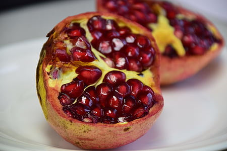 sliced of pomegranate on plate