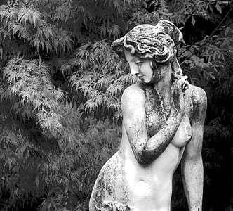 nude woman statue photography