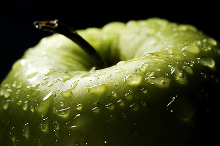 green apple fruit with water droplets