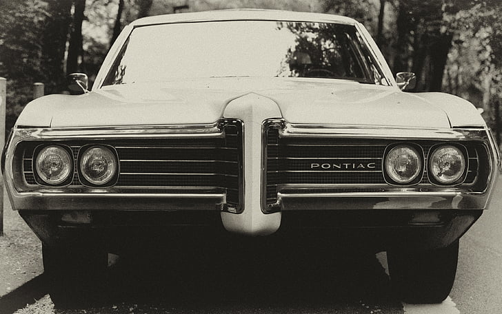 closeup photography of Pontiac car