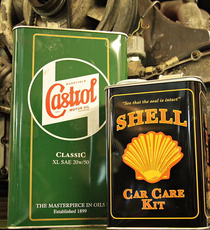 Shell car care kit can and Castrol oil cans