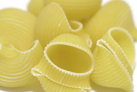 shallow focus photography of macaroni