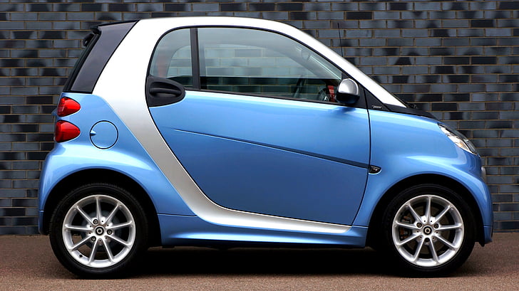 blue and gray Smart ForTwo car