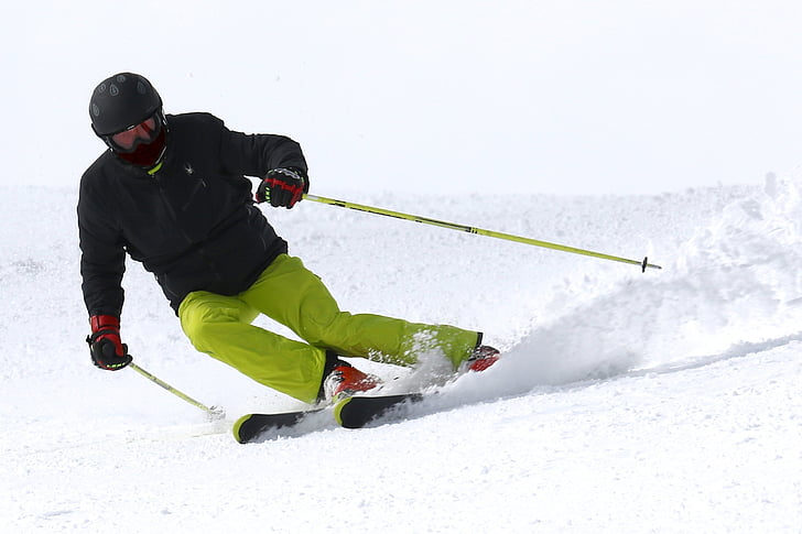 Royalty-Free photo: Person skiing downhill during daytime | PickPik