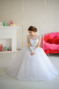 women's white wedding dress