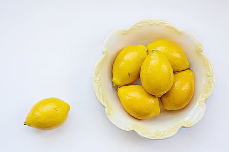 photo of six yellow lemons
