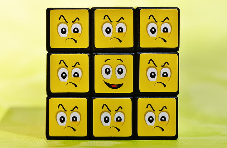 3x3 Rubiks cube with emoticon