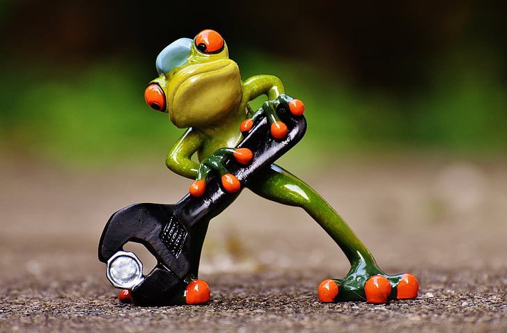 mechanic frog figurin