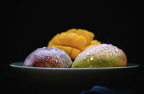 sliced of mango fruit