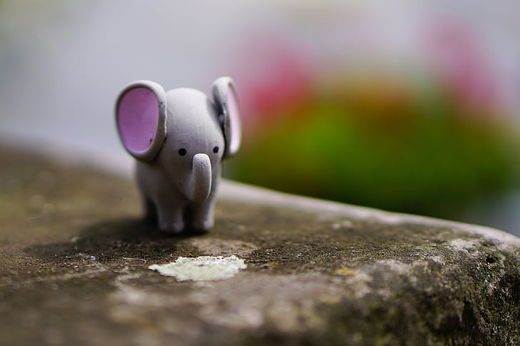 gray elephant figure