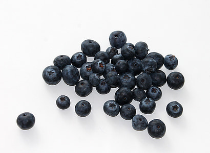 bunch of blueberries