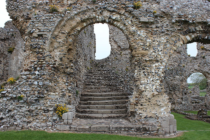 staircase ruins during daytime