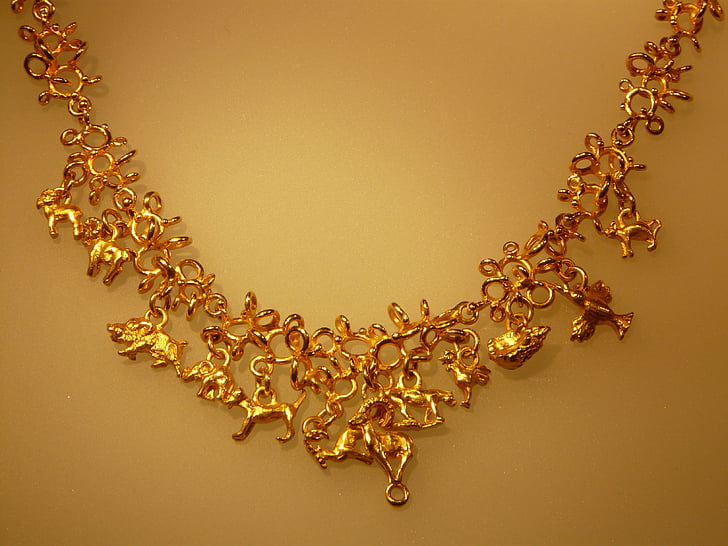 gold-colored necklace