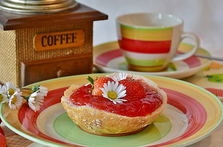 photo of strawberry syrup with plate
