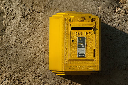 yellow Postes mailbox