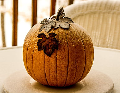brown pumpkin decor