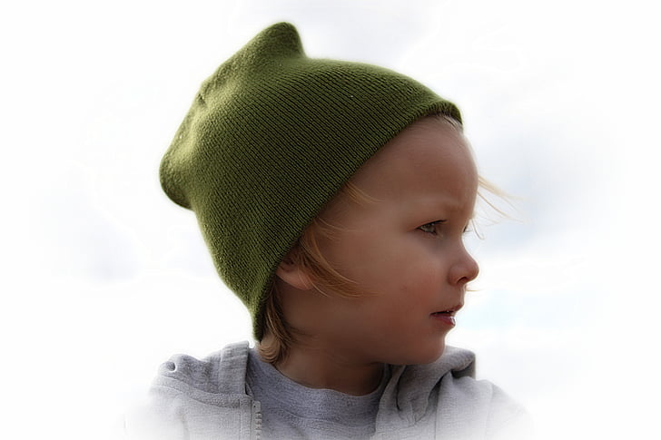 girl's green knit cap