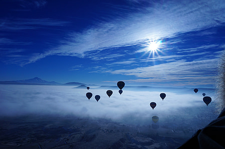 hot air balloons during daytime