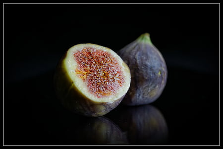 brown common fig fruit
