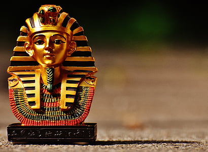 Tutankhamun figurine