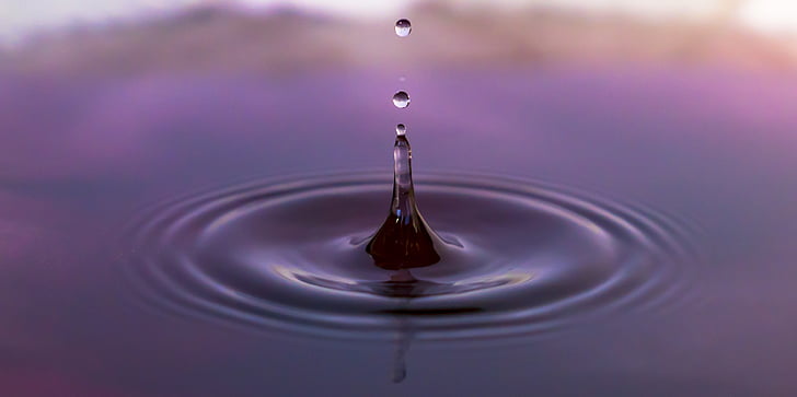 time-lapse photography of water drop