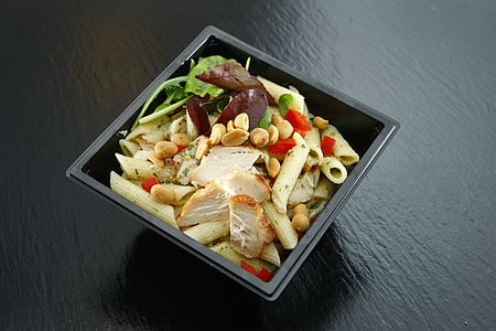 macaroni with nuts and herbs