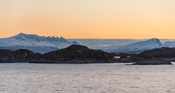 photo of islands and mountains during daytime