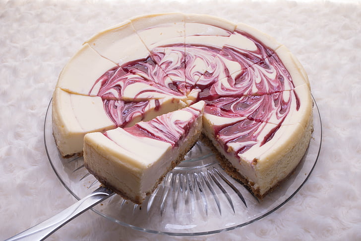 sliced cakes on round glass tray
