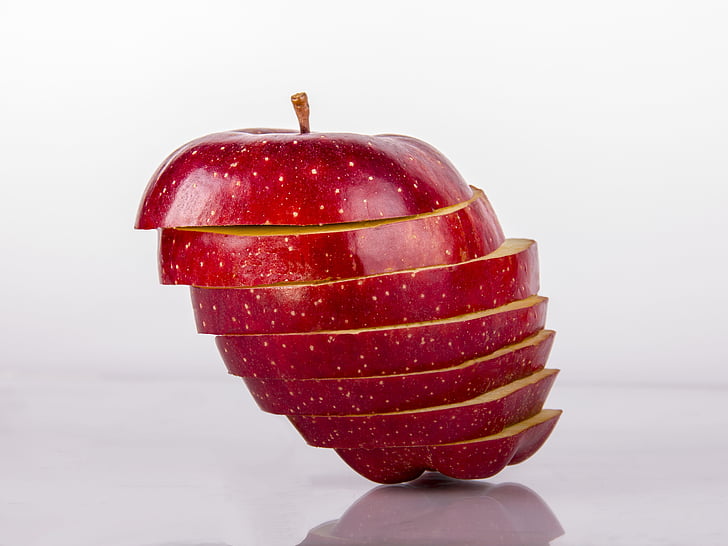 sliced honeycrisp apple