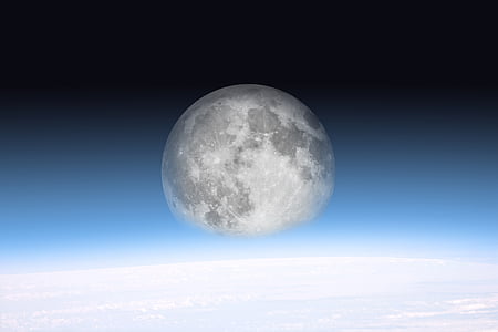 selective focus photograph of moon
