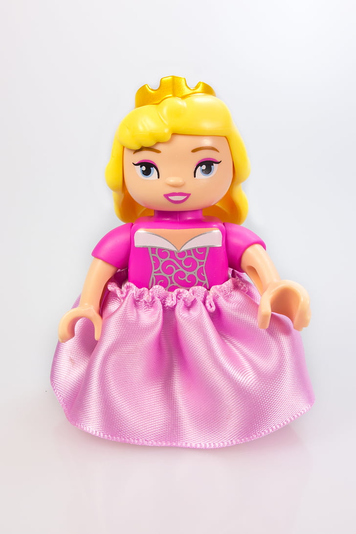 Princess Peach Lego minifig