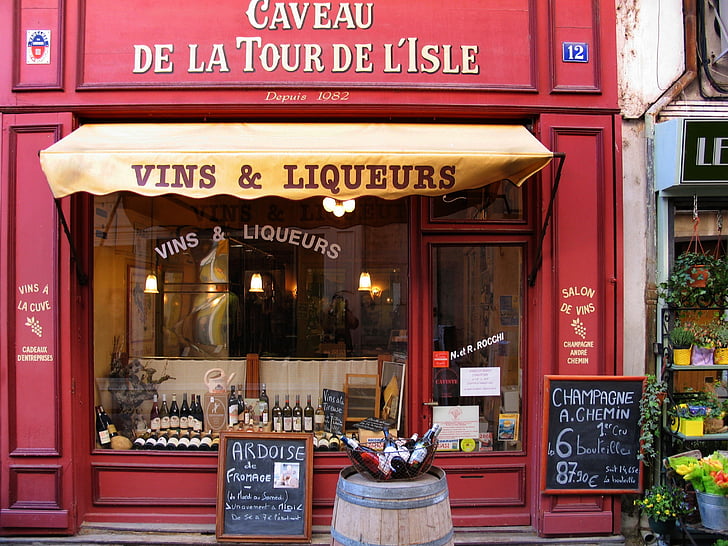 photo of Caveau de la Tour de L'Isle signage