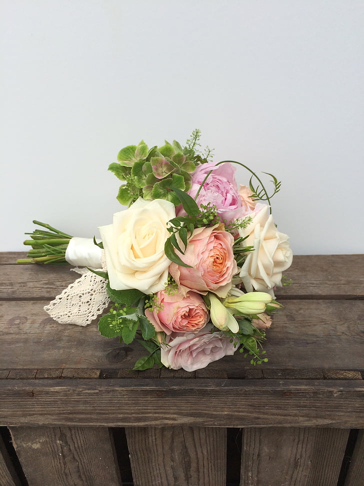 Romantic headband wedding beige Bride cream flowers pink