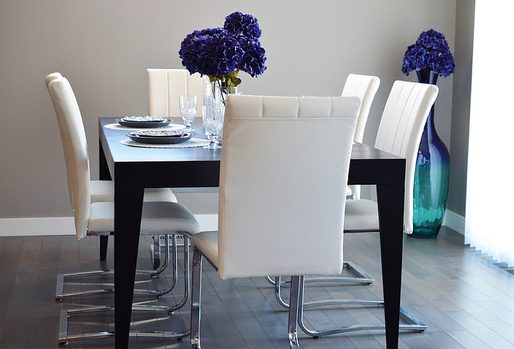 Free Dining Room Table And Chairs - Dining Room Photos And Premium High Res Pictures Getty Images / Dining kitchen table dining set bar breakfast metal frame 3 piece dining room table set table and chair with 2 chairs and wine rack 3.9 out of 5 stars 141 $79.99 $ 79.
