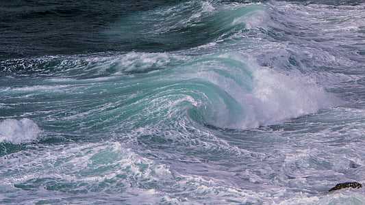 sea wave photography during daytime