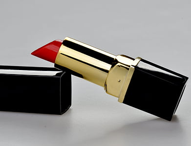 slanted red lipstick on box