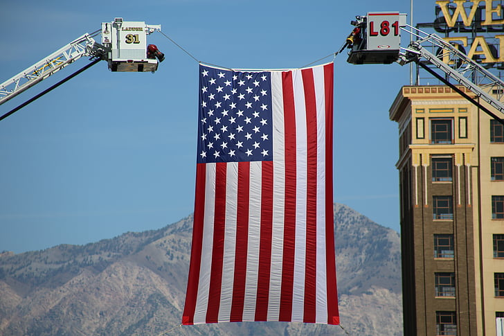 USA flag between lift carriers