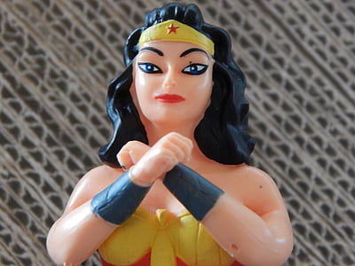 close-up photo of Woman Woman figurine