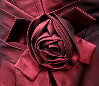 red rose cloth
