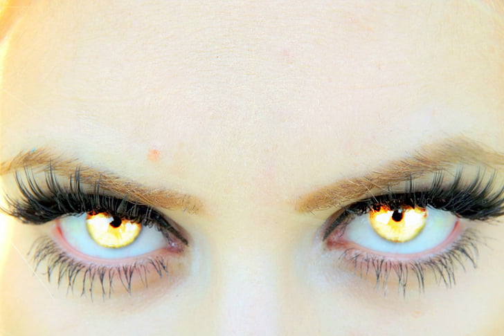 yellow eyes human natural