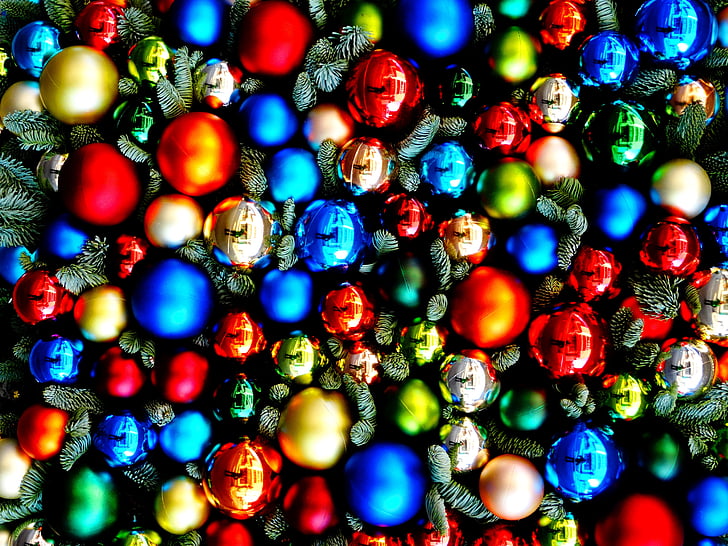 assorted-color ornament lot