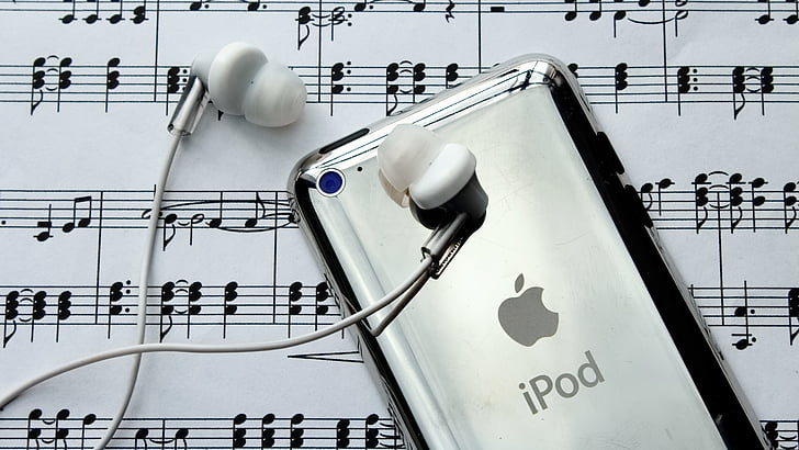 ipod with headphones wallpaper